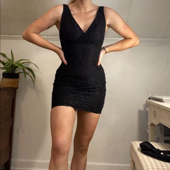 Formal black lace dress - Picture 4 of 6